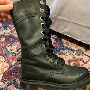 Dr Martens Triumph Boots